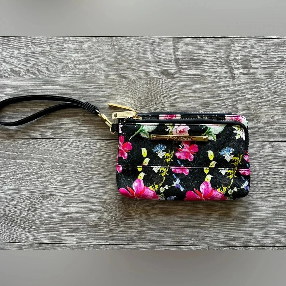NWOT Betsey Johnson Floral Wristlet Bag